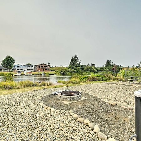 Waterfront Getaway With Private Hot Tub, Grill, Dock Villa Ocean Shores Exterior photo